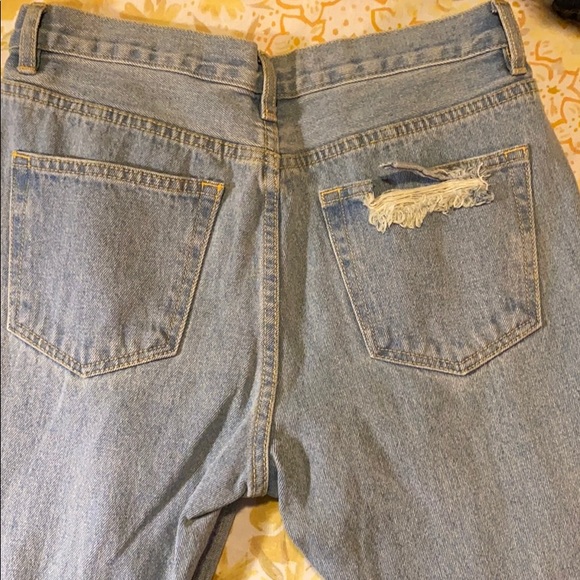 Brandy Melville Distressed Boyfriend Jean Size S - Picture 5 of 9